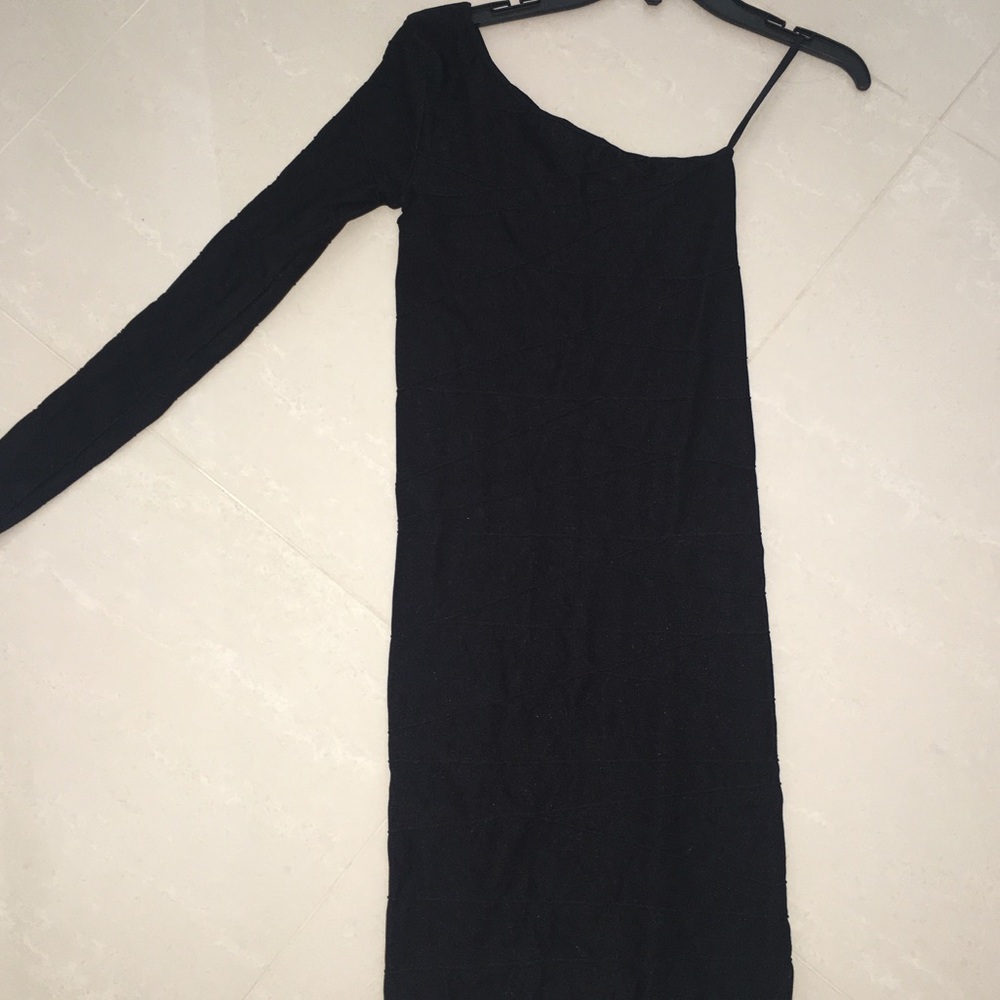 Off the shoulder Bebe mini/midi dress